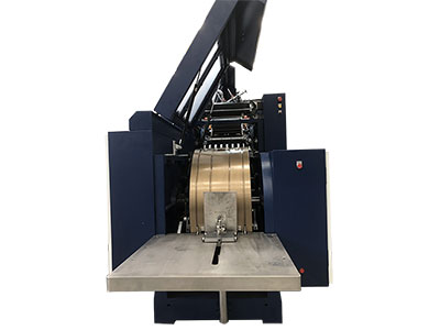 Blockbodenbeutelmaschine für Papierbeutel mit Haftklebeverschluss und Kordel- oder Flachhenkeln